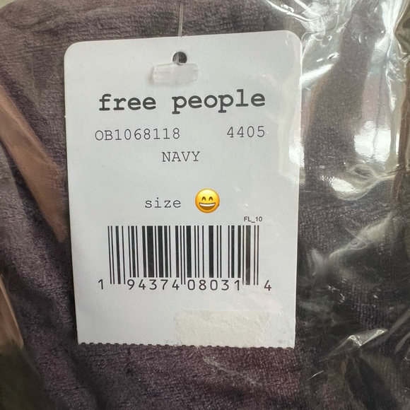 Free People - NWT -Valerie Navy Velvet Short Sleeve Tee- Multiple Sizes: XS/S/M - Picture 5 of 5